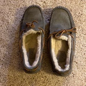 Ugh slippers, sz 8 gray